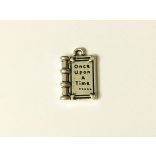 Antik ezüst Könyv charm