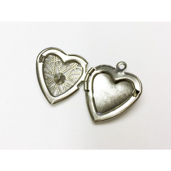 Szív alakú nyitható kis medál - platina ezüst színű