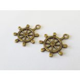 Kicsi love-feliratos bronz hajókormány (2,4*2cm)