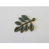 Zöld patinás bronz leveles ág