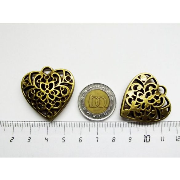 Nagy méretű áttört mintás szív medál - bronz