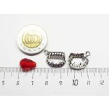 Vámpírfog és *vércsepp*-gyöngy :)