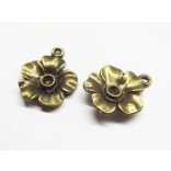 Strasszozható virág charm (2cm)