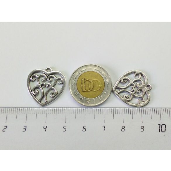Szív medál inda mintával - antik ezüst (22mm)