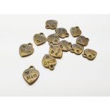 MOM - XOXO - Bronz szivecske charm (12*10mm)