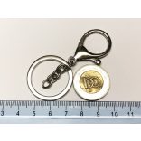 Kulcstartó nagy karabinerrel, lánccal