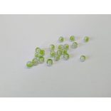 Clear&green roppantott üveggyöngyök (4mm) 20 db