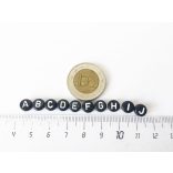 *A* betű - Fekete alapon Fehér kerek lapos akril gyöngy