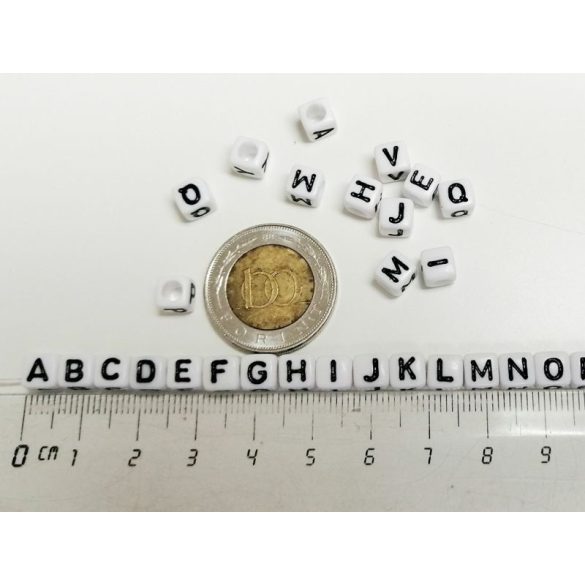 *A* betű - FEHÉR  alapon Fekete KOCKA alakú akril gyöngy (6*6mm)