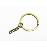 Bronz színű nagy kulcstartó karika, lánnccal