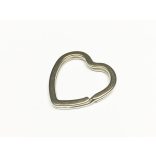 Szív alakú kulcstartó "karika" - platina ezüst sz.