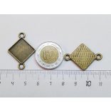 Szögletes medál összekötő (15mm)