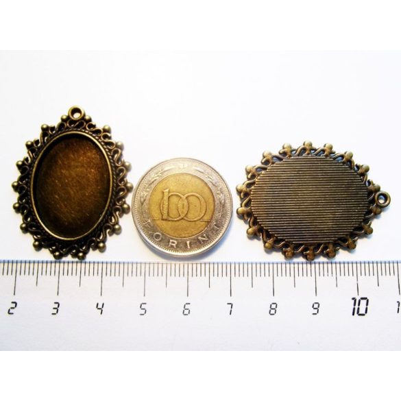 Antik bronz ovális medál-alap, 24x18mm, pöttyös szélű