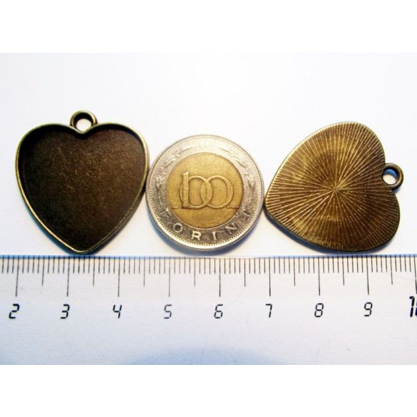 Antik bronz szív medál-alap *A* (24*24)