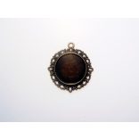 Vörösréz színű, kerek, díszes medál-alap, 20mm